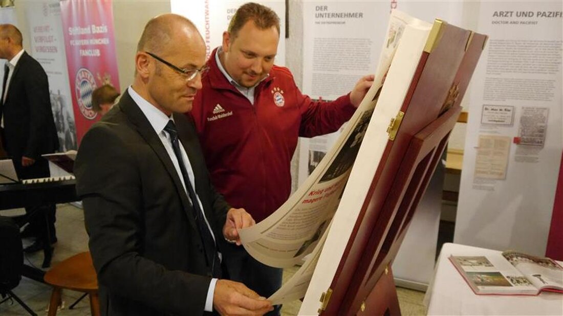 Schönkirch. Bei der Eröffnungsfeier der Wanderausstellung „verehrt – verfolgt – vergessen“ – die Opfer des Nationalsozialismus des FC Bayern München gratulierte Dr. Jörg Skriebeleit, Leiter der Gedenkstätte KZ Flossenbürg, zu dieser [&hellip;]