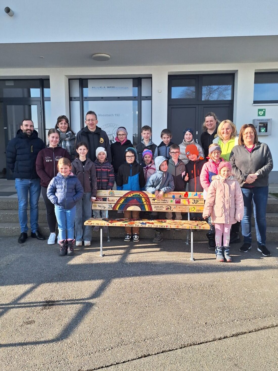 Nordoberpfalz. Von September bis Ende November gingen drei besondere Bänke auf Reisen durch die drei Landkreise Neustadt, Weiden und Tirschenreuth. Die Aktion des Kreisjugendrings mit der Radikalisierungsprävention NO.way, der CAJ und der Katholischen Jugendstelle stand ganz im Zeichen der Demokratie und richtete sich vor allem an Schulen, Vereine und Jugendtreffs.