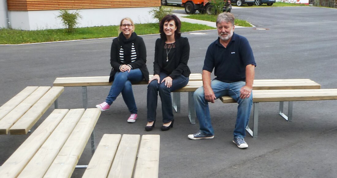 Parkstein. Das Wanderwegenetz rund um Parkstein wird mit neuen Sitzgelegenheiten ausgestattet. Bauhofleiter Erwin Glaubitz und sein Team ersetzen in den kommenden Wochen die alten und abgenützten Bänke. Zukünftig laden zehn [&hellip;]