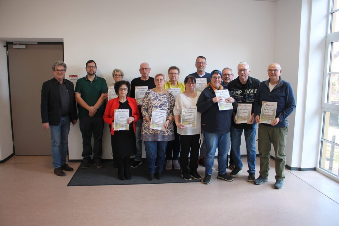 Pressath. Die Wanderfreunde ziehen Bilanz: 102 Mitglieder, 50 Jahre Vereinsgeschichte und Sorge wegen hoher Stromkosten im elektrogeheizten Heim. Geplant sind der Emmausgang am 6. April um 13 Uhr und Besuche lokaler Feste.