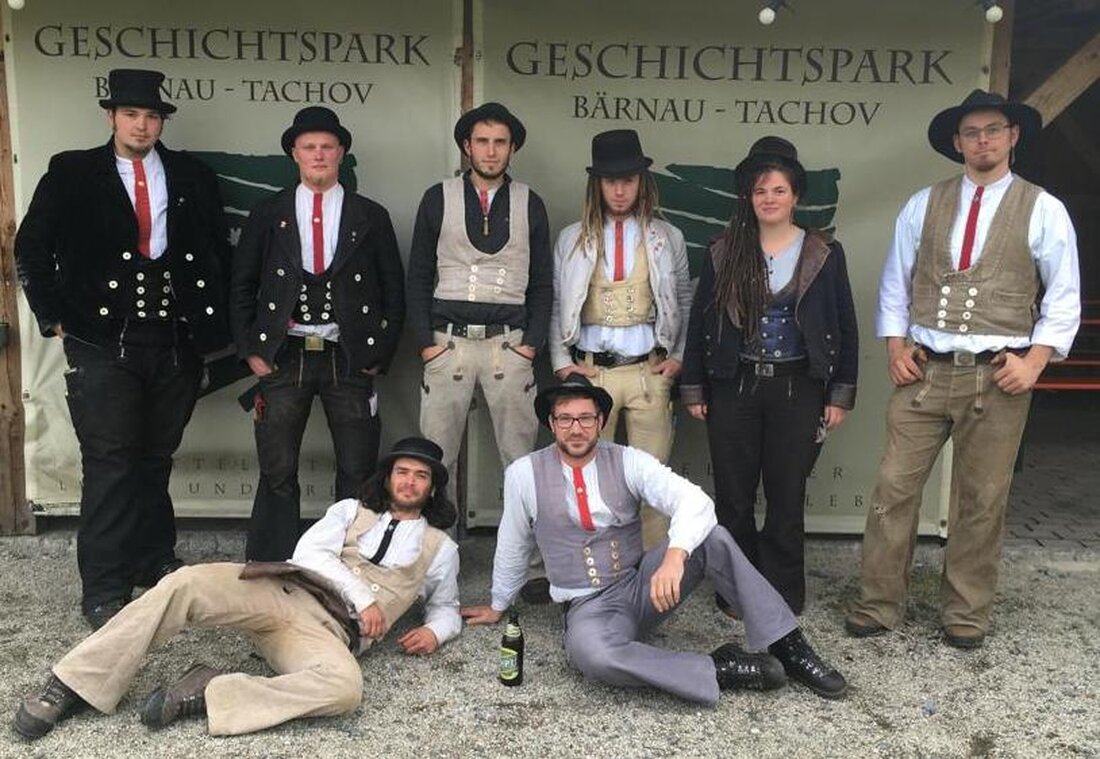 Bärnau. Die Wurzeln der Wanderschaft gehen zurück bis in das Spätmittelalter. Heute als immaterielles Kulturerbe verankert, wissen wir doch vielerorts erstaunlich wenig über diesen Brauch, der unsere Handwerkslandschaft wohl maßgeblich [&hellip;]