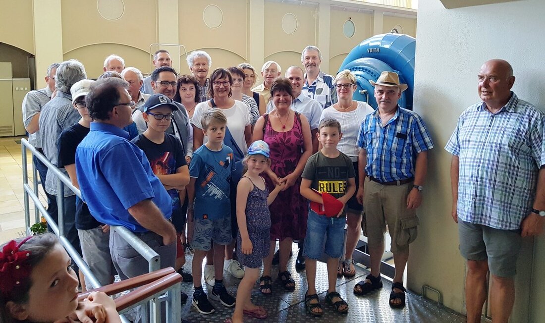 Etzenricht/Tännesberg. Müsste jeder Bürger, den Strom, den er täglich verbraucht, selbst auf einem Ergometer produzieren, würde ein Tag zur Erzeugung nicht ausreichen: Er müsste dafür 70 Stunden radeln. In Kraftwerken [&hellip;]