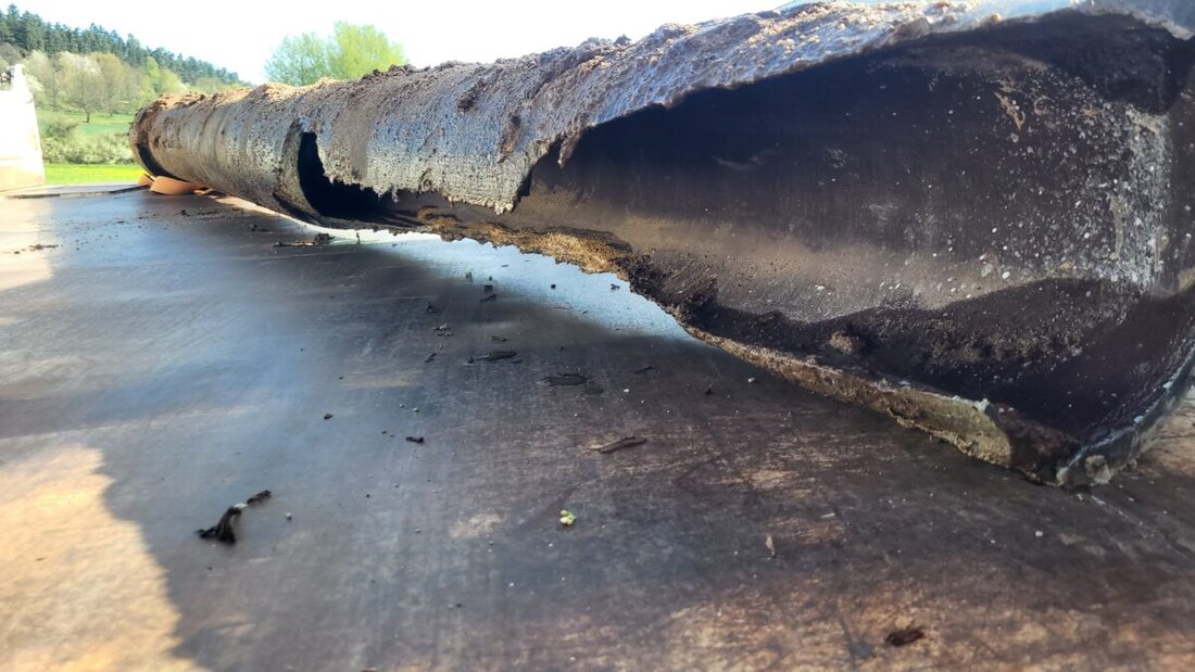 Floß. Wegen eines Rohrbruchs wird am 6. Februar ab 8 Uhr das Wasser bis voraussichtlich 16 Uhr abgesperrt. Anwohner sollten einen Wasservorrat anlegen.