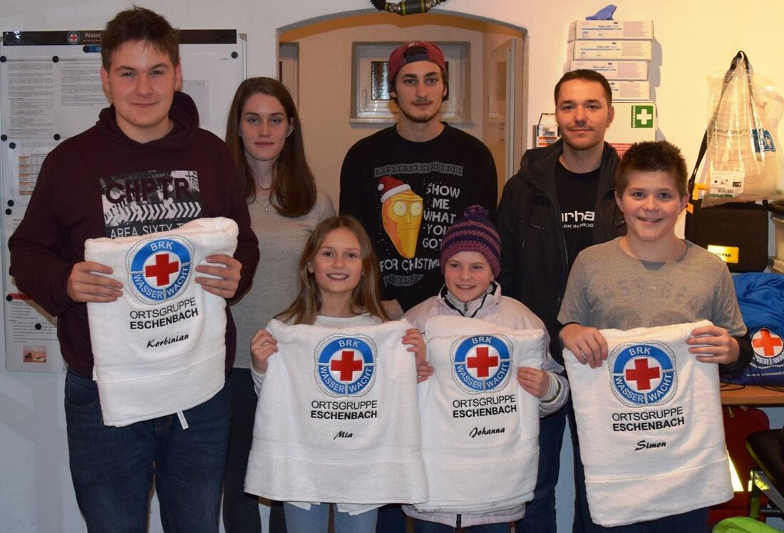 Eschenbach. Fleiß zahlt sich oft aus. Das durften die Kinder und Jugendlichen bei der Jahresabschlussfeier der Jugendwasserwacht in der Wachhütte am Rußweiher erfahren. Für die fleißigsten Trainingsgänger gab es da [&hellip;]