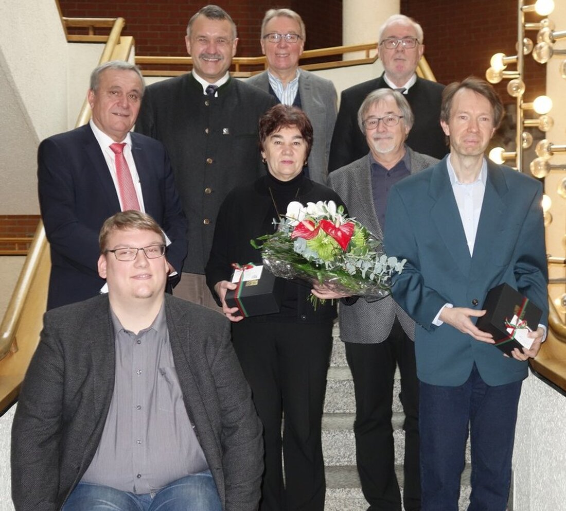 Weiden. Bei einer kleinen Feierstunde bedankte sich Oberbürgermeister Kurt Seggewiß bei Rosa Seiffert für ihr außerordentliches Engagement.  Im Rahmen einer kleinen Feierstunde verabschiedete Oberbürgermeister Kurt Seggewiß, Rosa Seiffert, Mitglied im Integrationsbeirat. Des [&hellip;]