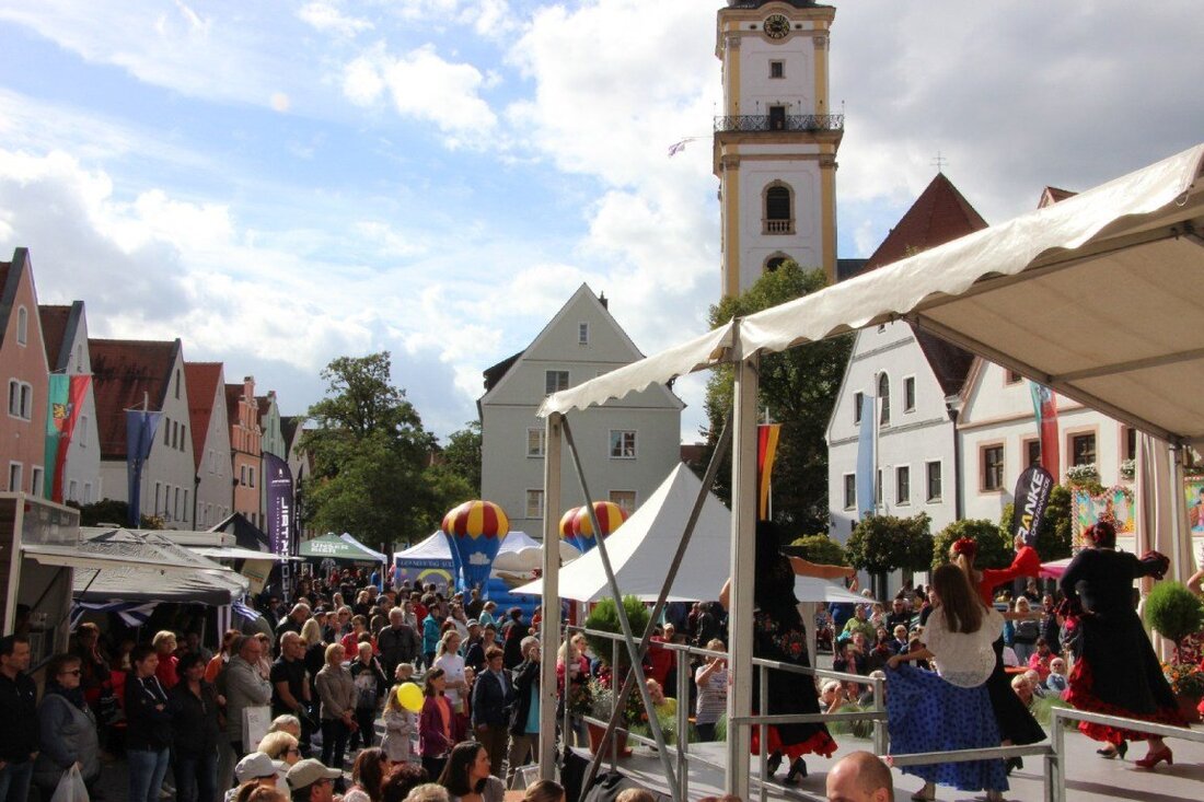 Weiden. “Weiden, ich moch de” war ein Fest für die ganze Familie! Viele Gäste tummelten sich bei Sonnenschein in der Weidener Innenstadt.  Das Fest „Weiden, ich moch de“ lud dazu [&hellip;]