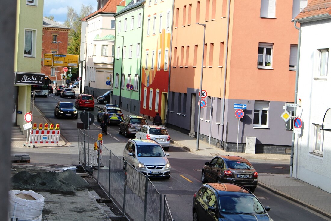 Weiden. Nächste Woche wird die Sedanstraße bis zum Adolf-Kolping-Platz vollständig gesperrt.  Das Tiefbauamt der Stadt Weiden teilt mit, dass im Zeitraum von Montag, den 02.11.2020 bis Freitag, den 06.11.2020 die [&hellip;]