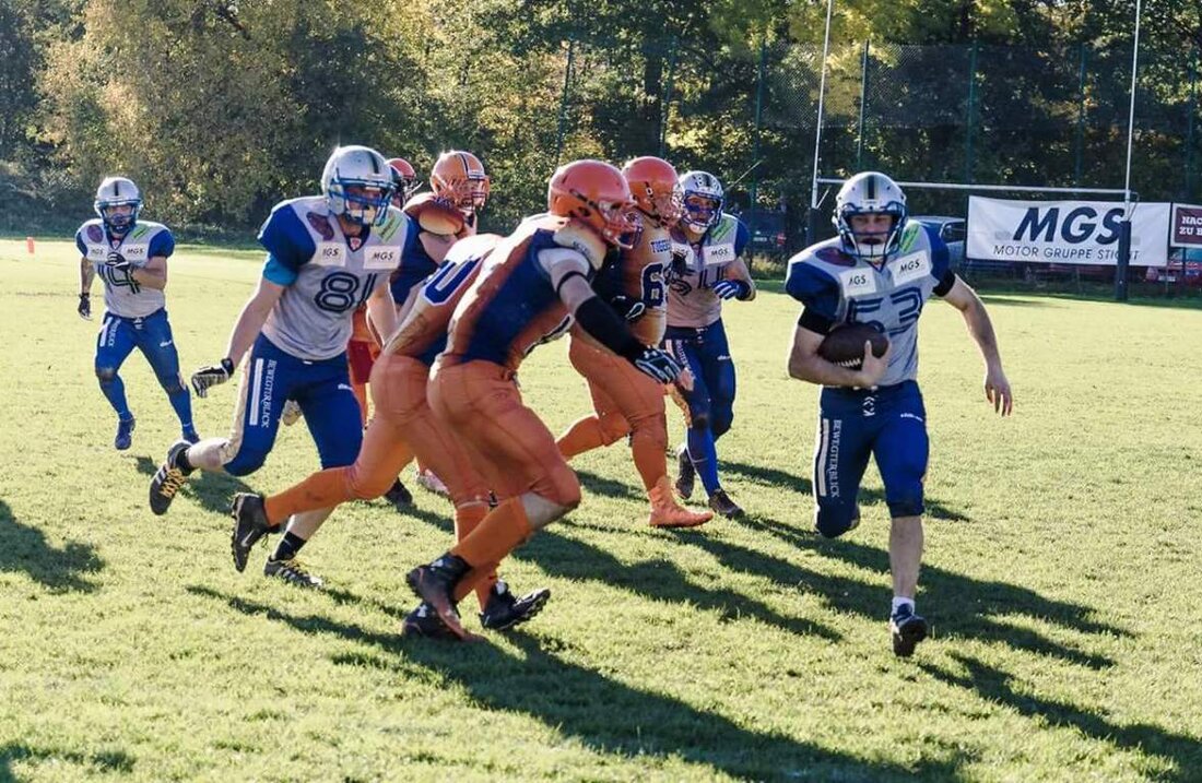 Weiden. Die Weiden Vikings haben einen eindeutigen Heimsieg eingefahren: Gegen die Mittelstreu Tigers überzeugten die Vikings mit einem klaren 26:0-Sieg. Nach der Niederlage der Hawks sind die Weidener an der Spitze [&hellip;]