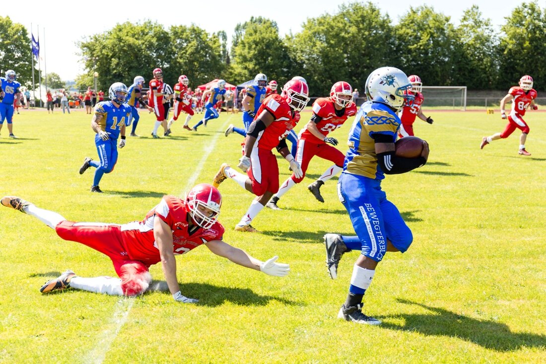 Weiden. Im Spiel gegen die Red Devils aus Kümmersbrück konnten die Weiden Vikings einen wichtigen Sieg holen.  Mit einem 38:6-Sieg gegen die Red Devils aus Kümmersbruck konnten die Wikinger einiges [&hellip;]