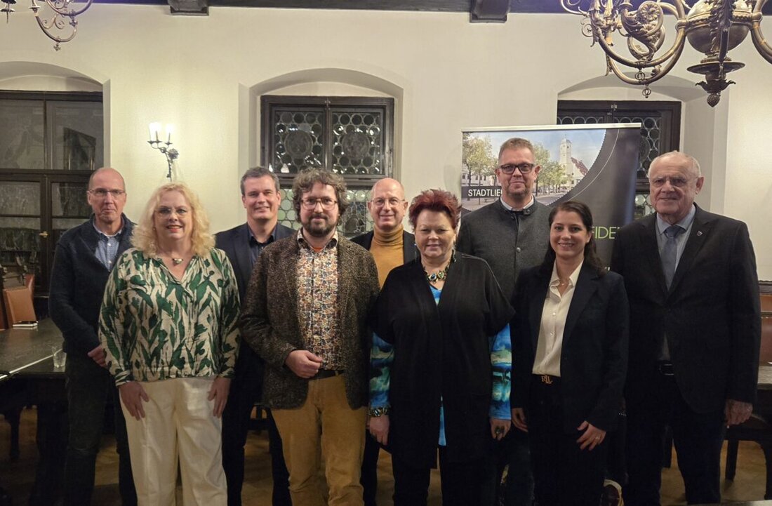 Weiden. Bei der Jahreshauptversammlung des Stadtmarketing Weiden e.V. wurden erfolgreiche Projekte und die Neuwahl der Vorstandschaft vorgestellt. Zukünftig ermöglicht eine Änderung der Marktsatzung flexiblere Termine für den beliebten Jubilatemarkt.