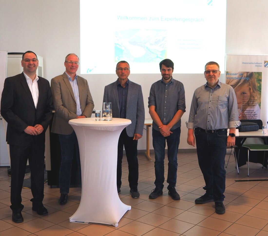 Weiden. Am Wasserwirtschaftsamt fand ein Expertengespräch zum Weltwassertag und Weltgletschertag statt, um über die Folgen des Klimawandels und den Erhalt von Gletschern zu diskutieren.