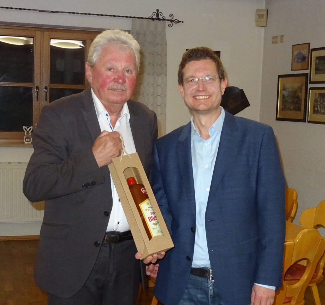 Weiden. Die Neurochirurgie am Klinikum zeichnet sich durch Präzisionsarbeit mit Hilfe modernster Technik und KI aus und plant bis 2030 ein überregionales Neurozentrum.