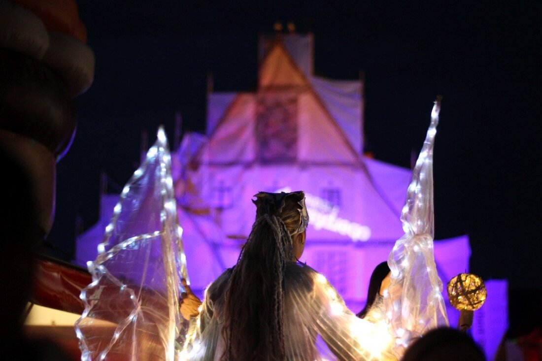 Weiden. Wenn „Weiden träumt“, verwandeln Musiker, Künstler und romantische Lichteffekte die Weidener Innenstadt in eine Traumlandschaft der besonderen  Art. Auch der Einkaufsspaß kommt nicht zu kurz, denn die Geschäfte in [&hellip;]