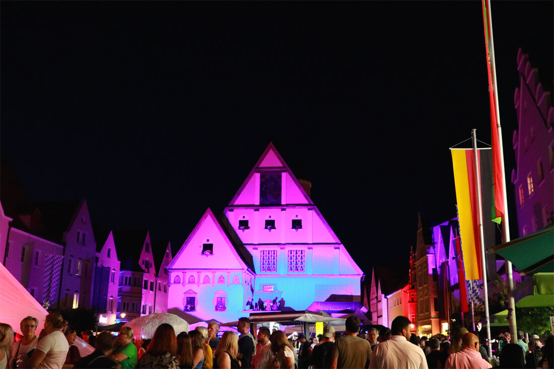 Weiden. Bei "Weiden träumt" können alle kostenlos Kleidung, Accessoires, Bücher und mehr tauschen. Waren sollten sauber und intakt sein.