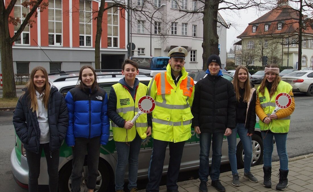 Weiden. Sicherheit auf dem Schulweg – ein wichtiges Thema, auch am Augustinus. So war es der Wunsch von Schulleitung und des Elternbeirates, das Thema Verkehrserziehung wieder stärker in den Fokus [&hellip;]