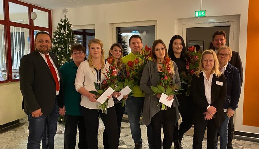 Weiden. Das BRK Senioren-, Wohn- und Pflegeheim in Weiden freut sich über neue Fachkräfte. Fünf Mitarbeiter entschlossen sich zu einer Weiterbildung – und diese verlief bei allen erfolgreich. Teresa Graßl, [&hellip;]