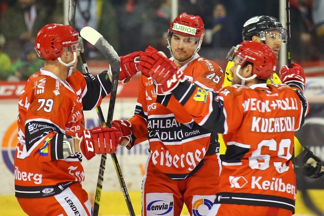 Weiden. Der Kader der Blue Devils Weiden erhält Zuwachs: Der tschechische Stürmer Tomáš Knotek verstärkt ab sofort das Team von Trainer Ken Latta.  Wie der Eishockey-Oberligist bekannt gab, soll Tomáš [&hellip;]