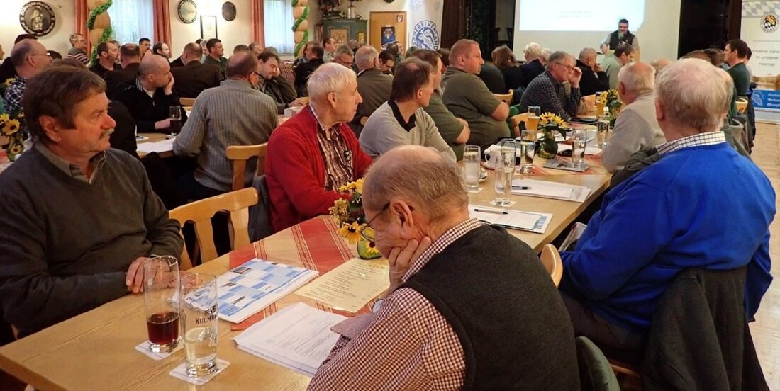 Weiden. Der Fischereiverband Oberpfalz e. V. lud seine Mitglieder zur Vorstandsversammlung. Dafür kamen die Vorstände der im Verband angeschlossenen Vereine am Samstag nach Weiden, um sich über aktuelle Entwicklungen in [&hellip;]