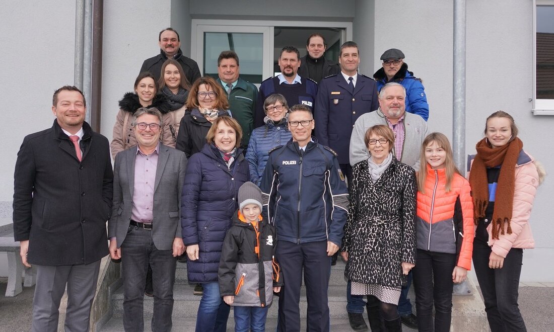 Waidhaus. Tradition seit 30 Jahren: Am Silvestertag besuchte eine SPD-Delegation mit MdB Uli Grötsch, MdL Annette Karl, der Waidhauser Bürgermeisterin Margit Kirzinger sowie dem Eslarner Bürgermeister Reiner Gäbl die Bundespolizeiinspektion [&hellip;]