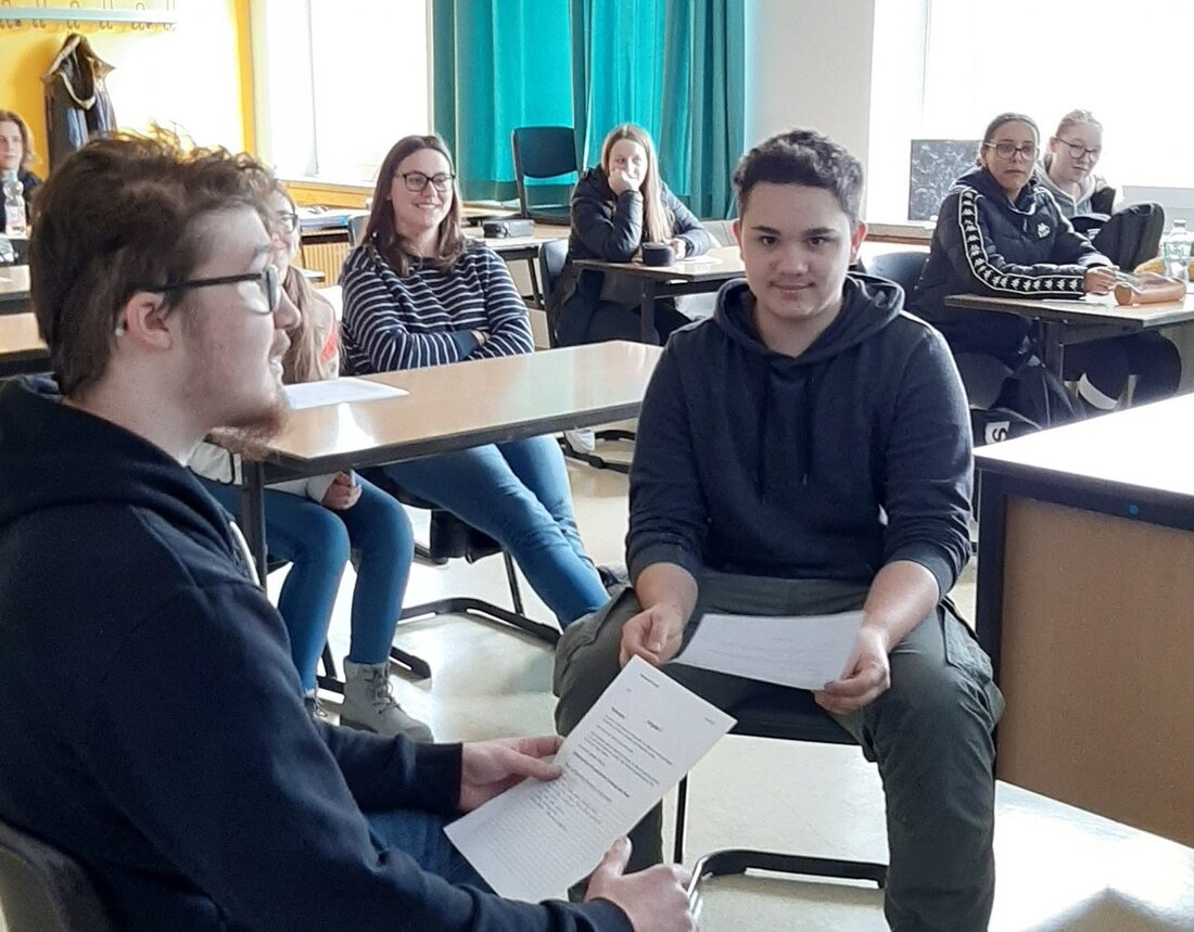 Weiden. Sie wissen jetzt, wie’s geht: Die Vorentlassklassen der Gustl-Lang-Wirtschaftsschule Weiden erhielten im Rahmen eines Vortrags im Fach Betriebswirtschaftliche Steuerung und Kontrolle (BSK) Informationen rund um die Themen Berufe und [&hellip;]