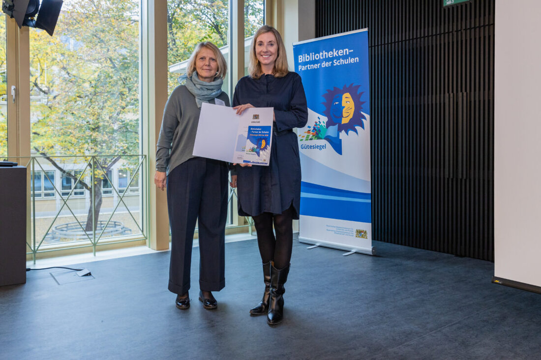 Weiden. Die Regionalbibliothek erhält das Gütesiegel "Bibliotheken - Partner der Schulen 2024 - 2026" für ihre Zusammenarbeit mit Schulen. Insgesamt wurden 82 Bibliotheken ausgezeichnet.