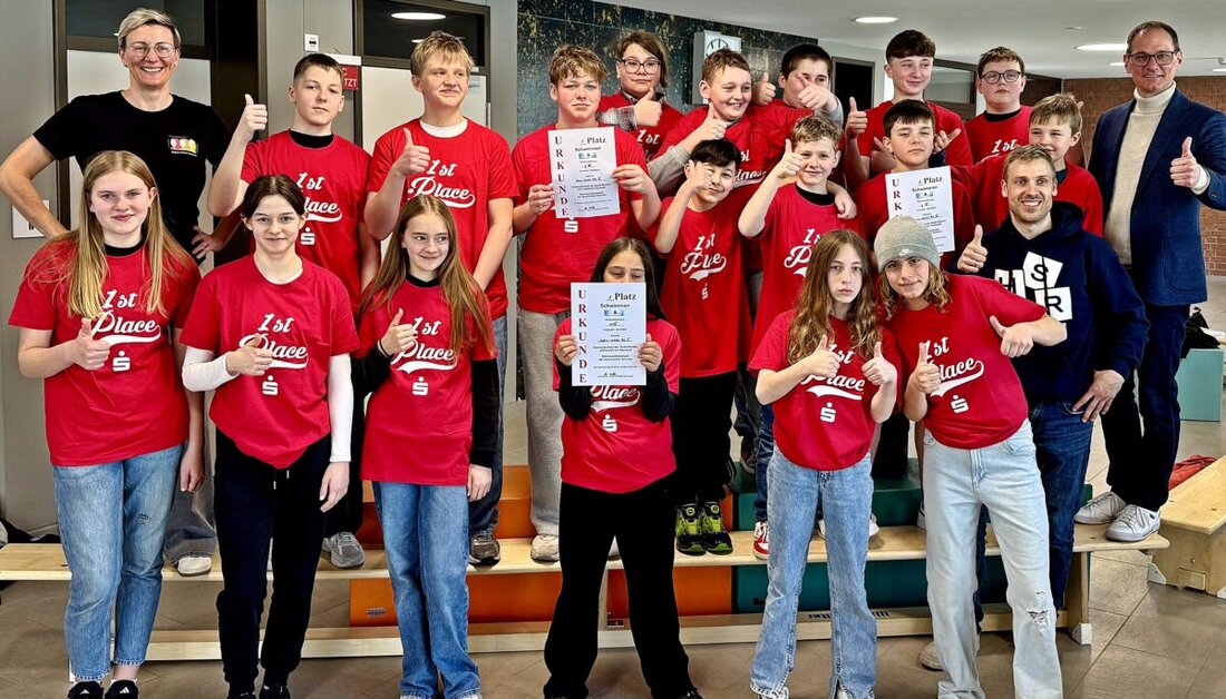 Weiden. Die Sophie-Scholl-Realschule richtet den Schwimmwettbewerb für Schulen in Weiden und Umgebung aus, mit 15 Teams aus sechs Schulen. Hans-Scholl-Realschule, Mittelschule Vohenstrauß und Lobkowitz Realschule Neustadt gehören zu den Siegern.