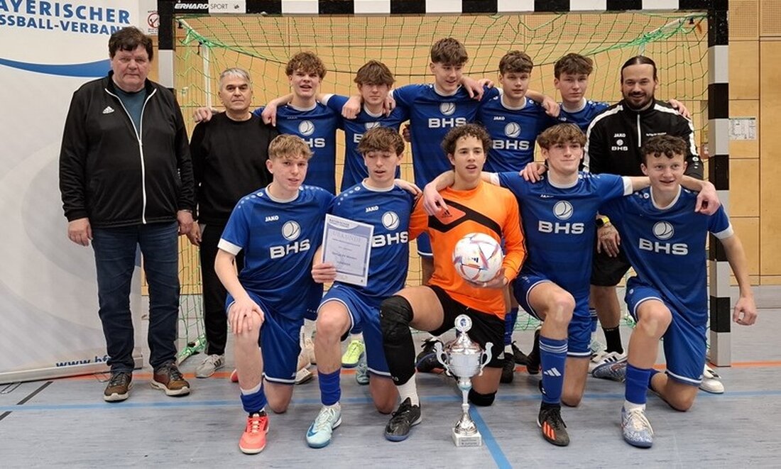 Maxhütte-Haidhof. Die U17-Junioren der SpVgg SV Weiden sicherten sich die Bezirksmeisterschaft im Futsal und qualifizierten sich für die Bayerische Meisterschaft.