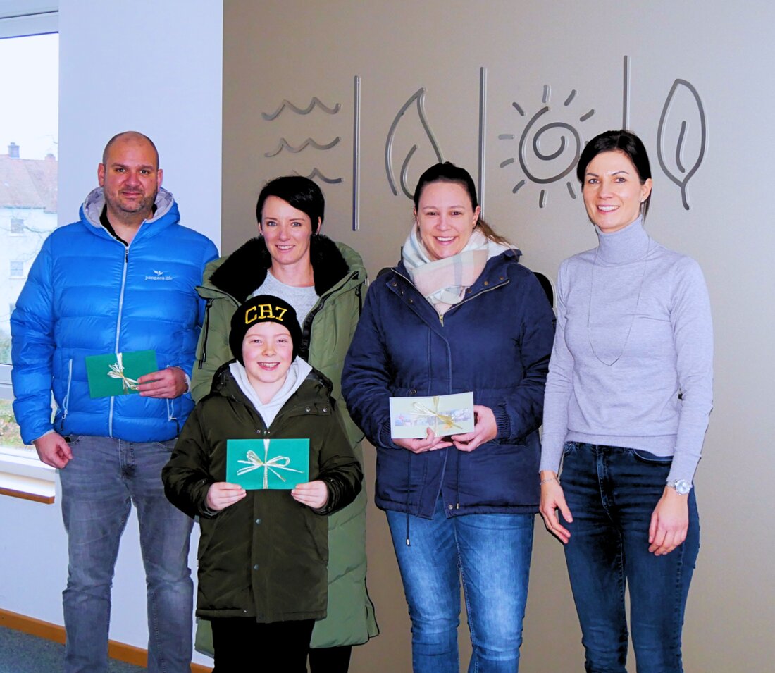 Weiden. Beim Weihnachtsgewinnspiel der Stadtwerke gab es glückliche Gewinner, die ihre Preise freudig entgegennahmen.