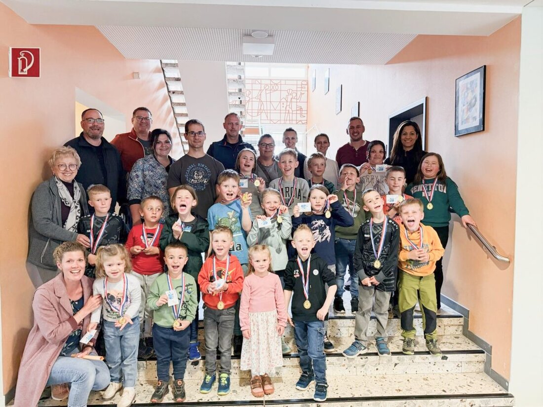 Weiherhammer. Beim Kinderferienprogramm des SPD-Ortsvereins überzeugten 35 Teilnehmer beim Memoryturnier mit hervorragender Merkfähigkeit. Lina Grabautzke und Laura Presche gewannen punktgleich, alle bekamen Medaillen und Eintrittskarten für das Hallenbad.