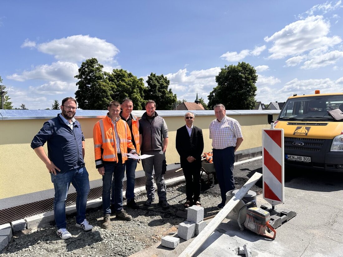 Weiherhammer. Die Gemeinde investiert über 260.000 Euro in Sanierungsprojekte, darunter die Renovierung einer Friedhofsmauer und Straßensanierungen, die zu temporären Verkehrsbeeinträchtigungen führen.