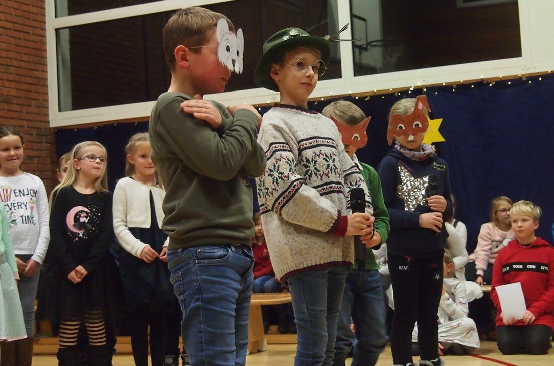 Püchersreuth. Oh du Fröhliche! Bei der Weihnachtsfeier der Grundschule Püchersreuth feierte nicht nur die ganze Schulfamilie und Verwandte mit – sie stimmten gemeinsam in Lieder ein UND eröffneten eine Schneeballschlacht.   Von [&hellip;]