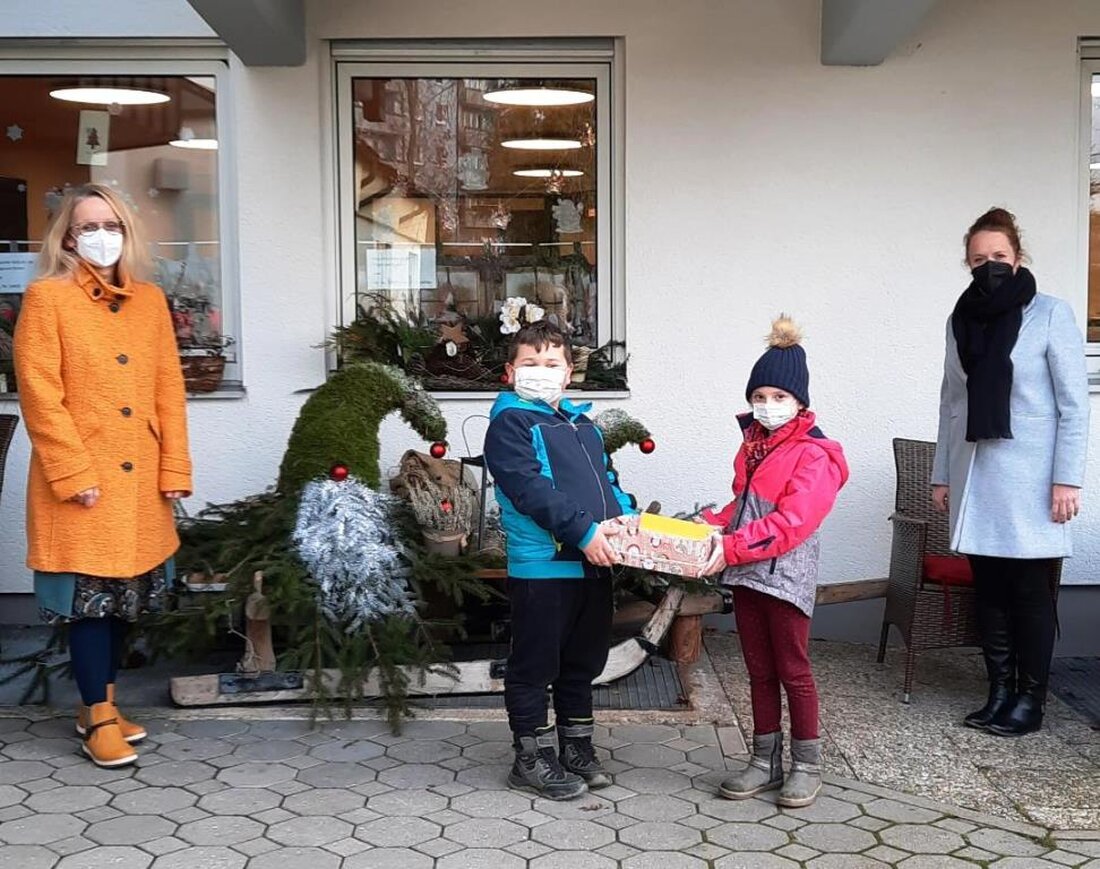 Neustadt/WN. In diesem Jahr ist Weihnachten ganz anders. So auch im Caritas Alten- und Pflegeheim St. Martin in Neustadt. Um den Senioren dennoch eine Freude zu bereiten, startete die Klassenlehrerin [&hellip;]
