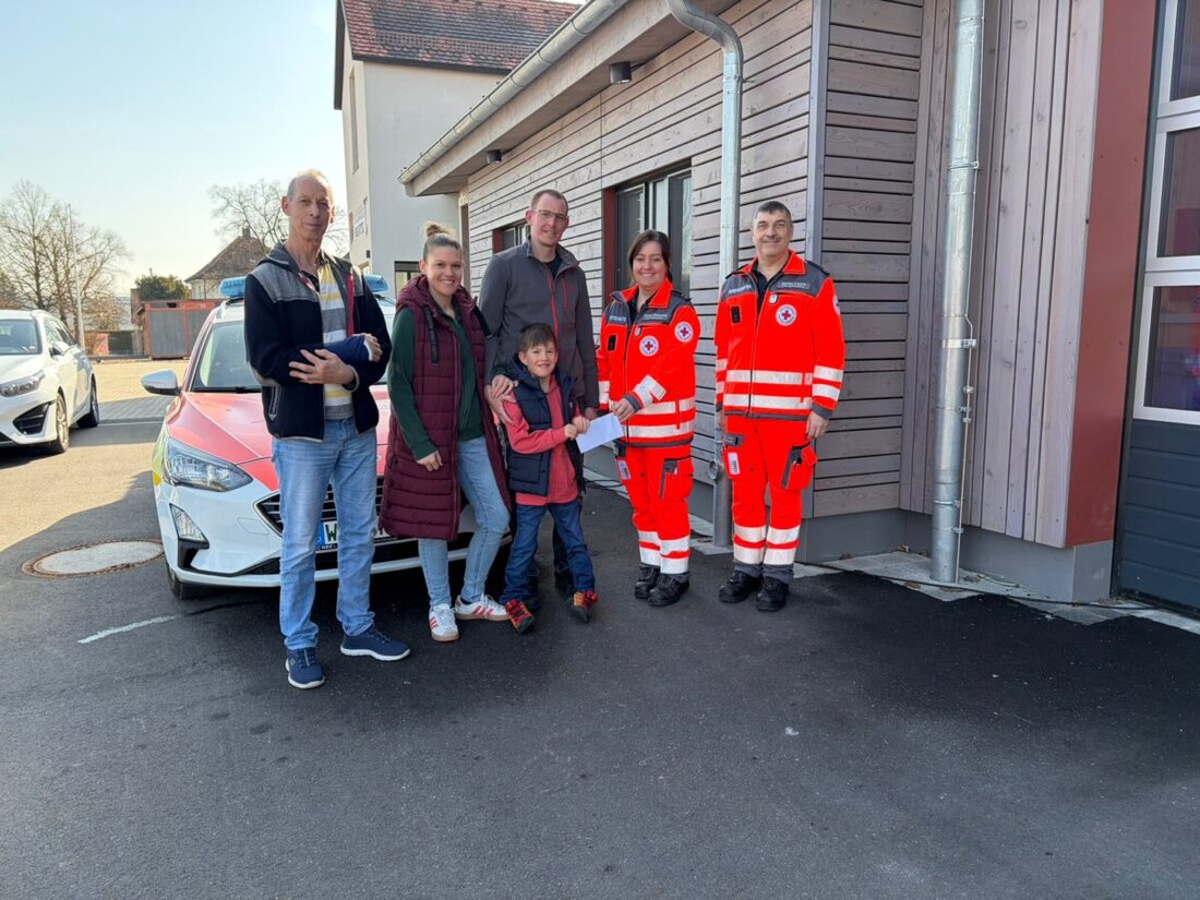 Mantel. Seit sechs Jahren verwandelt die Backofengemeinschaft um Familie Pröls ihren Ofen in eine große Weihnachtskrippe und sammelt Spenden. Vom Erlös 2025 profitiert der HvO Haidenaabtal; Übergabe am 28. Februar 2026.