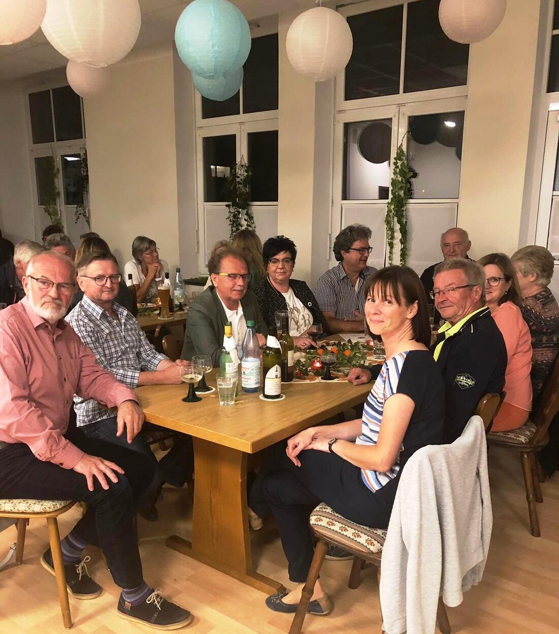 Pressath. Der Wein fließt, die Stimmung steigt – beim Weinabend stößt der SPD Ortsverein mit Mitgliedern und Nachbarn auf 100 Jahre SPD Pressath an.  Ein voller Erfolg war das Weinfest [&hellip;]