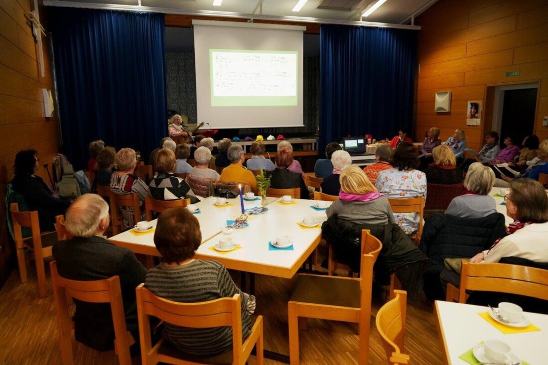 Weiden. Beim Weltgebetstag der Frauen wurde im Pfarrheim St. Johannes mit Ozeantrommel und Liedern gefeiert. Ebenfalls wurden Geschichten mit tiefgründigen Themen vorgelesen.