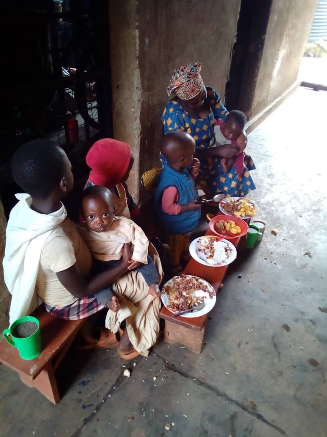 Tirschenreuth. Die "Aktion Solidarität" unterstützt mit Patenschaften und Lebensmittelversorgung notleidende Menschen in Ruanda und Kenia, wofür Dankesbriefe kurz vor Weihnachten eingehen. 