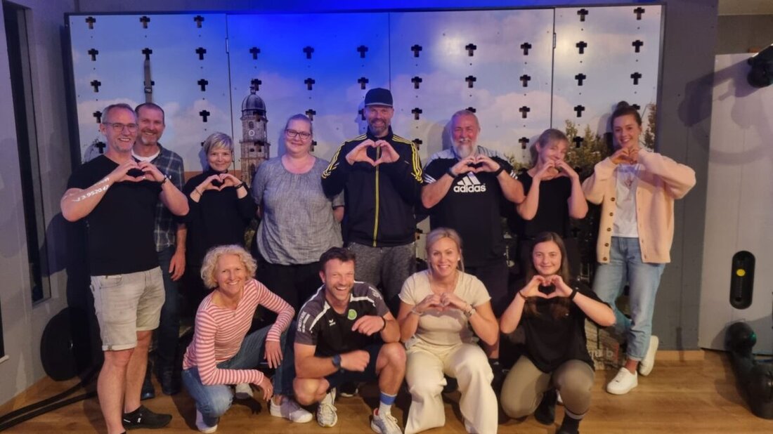 Amberg. Vom 6. bis 18. Oktober 2025 verwandelt sich das Stadtlabor der Wirtschaftsförderung Amberg in eine dynamische Begegnungsfläche für alle, die sich für Fitness, Gesundheit und ein aktives Leben interessieren: Der Life Fitnessclub rund um Stefanie Löll und Gunnar Knittel steht mit einem vielfältigen Pop-up-Programm Interessierten vor Ort zur Seite.