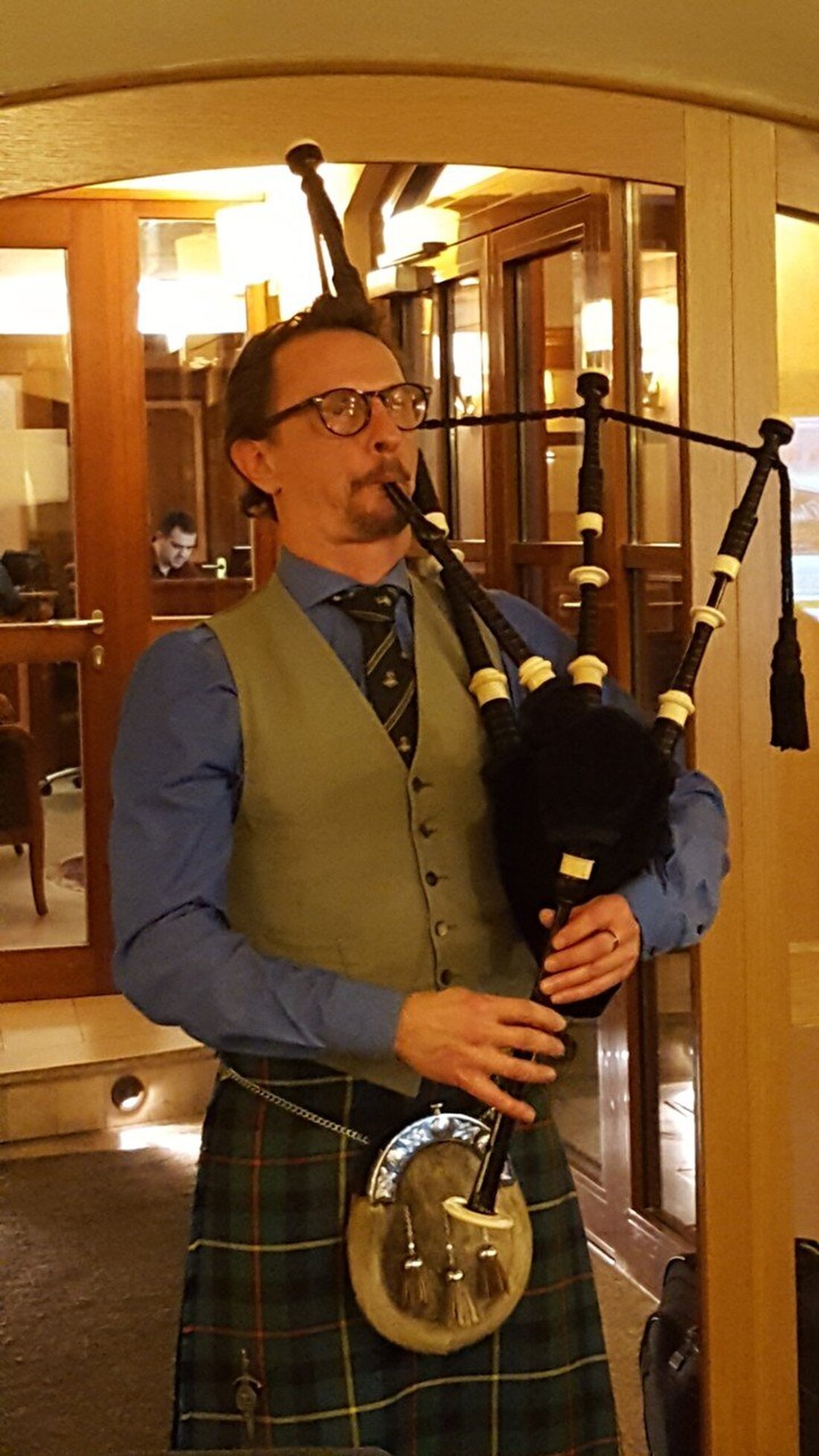 Falkenberg. Ihr liebt Whisky und seid Feinschmecker durch und durch? Urig, gemütlich und vor allem köstlich wird euer Abend in Falkenberg. Rinder Carpaccio, Bauernbrot und Grillspieße lassen euch das Wasser [&hellip;]