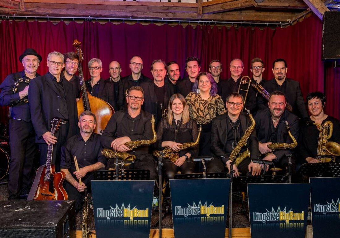 Trabitz. In Trabitz / OT Kurbersdorf, Lumperer Hall lädt die KingSizeBigBand zu einem festlichen Big-Band-Abend ein und verbindet Klassiker mit weihnachtlichen Melodien. Sichern Sie Ihr Ticket über okticket.de für das Konzert am 13. Dezember 2025 um 19.00 Uhr.
