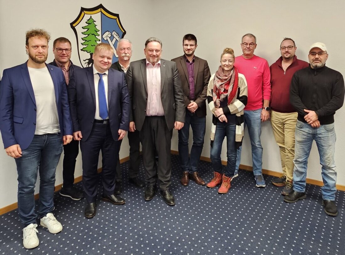 Burglengenfeld. Wirtschaft und Politik des Städtedreiecks zwischen Regensburg und Schwandorf/Wackersdorf diskutieren gemeinsam über Wirtschaftsentwicklung und planen weiteren Austausch für Februar 2025.