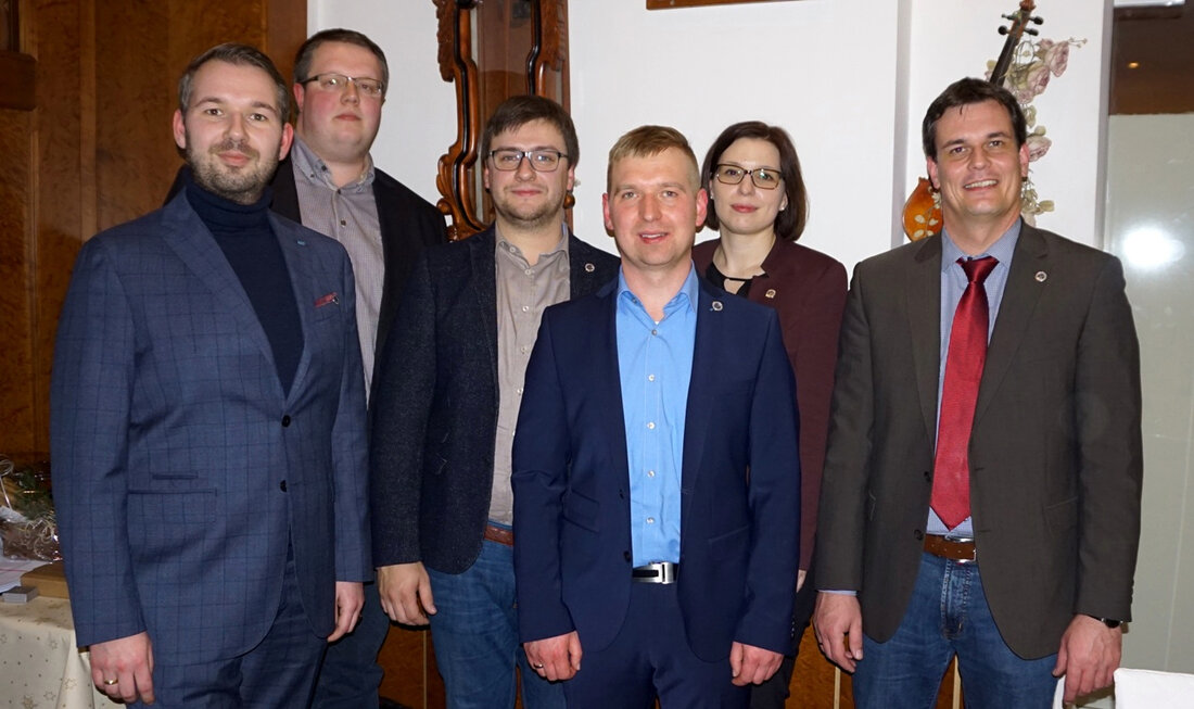 Weiden. Die Wirtschaftsjunioren haben einen neuen Mann an der Spitze: In der Jahreshauptversammlung wählten sie Florian Schläger einstimmig. Neben dem Dank an Vorgänger Josef Maier und einem Rückblick auf das erfolgreiche Jahr, [&hellip;]