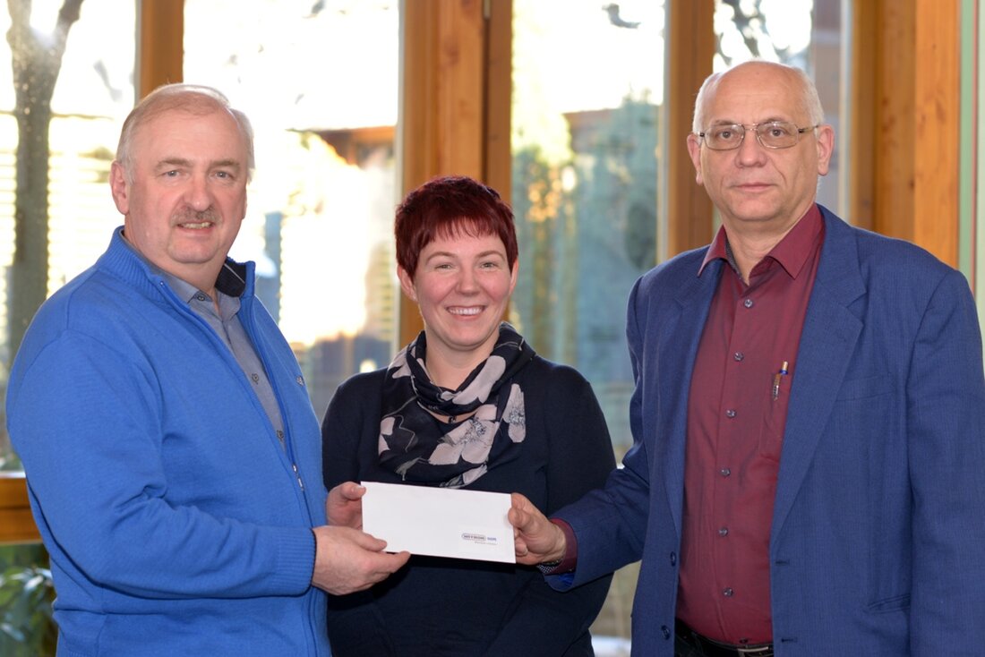 Parkstein. „Witron hilft“, eine Initiative der Mitarbeiterinnen und Mitarbeiter des Parksteiner Logistikunternehmens, hat 1.465 Euro an die Kinderkrebshilfe in der Region Oberpfalz Nord gespendet. Beim letzten Mitarbeiterausflug hatten sie die Summe [&hellip;]