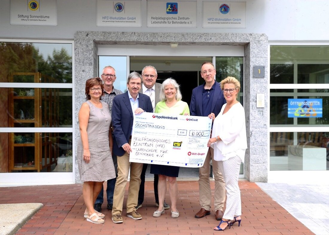 Weiden. Ein optimales Zusammenspiel von Helfern, Teams und Zweck bildete das 3. Weidener Benefizfußballturnier (WBF), das im März 2017 in der Mehrzweckhalle Weiden stattfand. Zehn Betriebsfußballmannschaften aus Weiden und der [&hellip;]