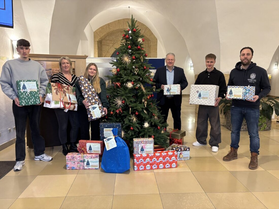 Amberg-Sulzbach. Der Round Table 235 hat eine Wunschbaumaktion organisiert, bei der fast 200 Geschenke für Kinder aus bedürftigen Familien gesammelt wurden.