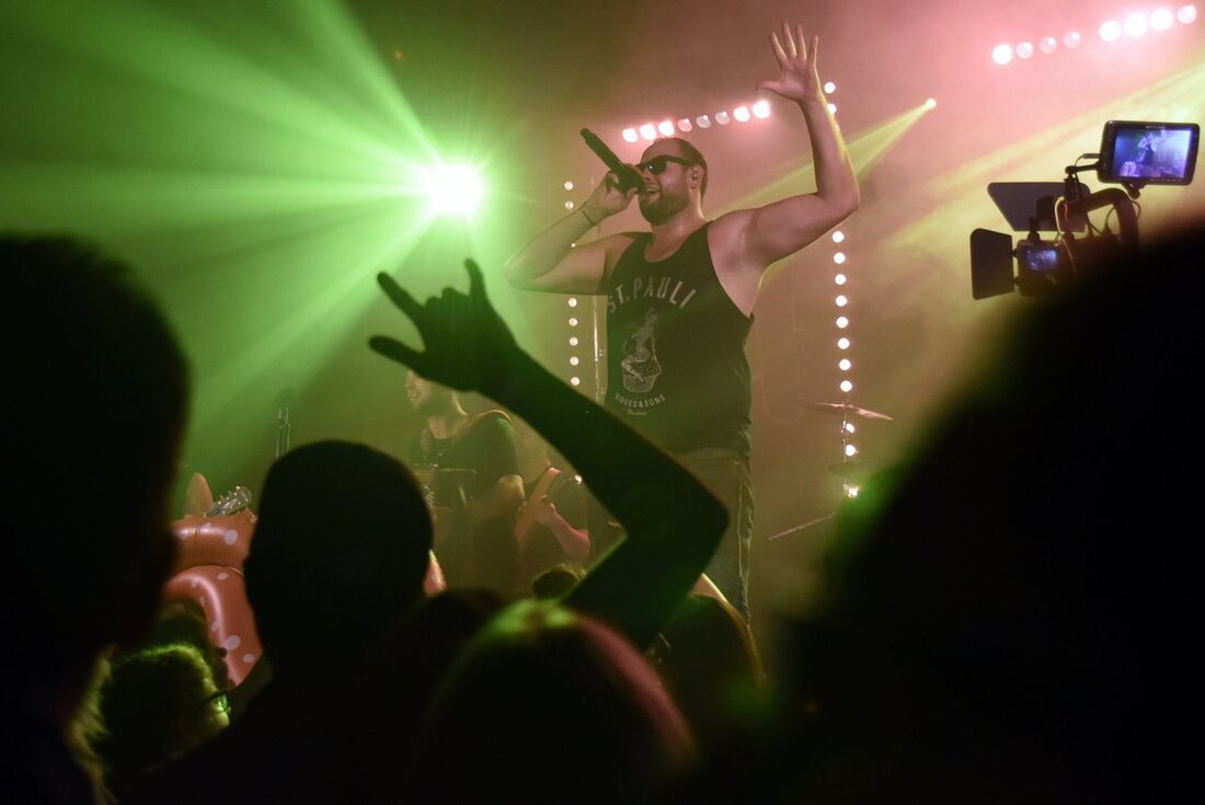 Wurz. „Highline ist immer super – die beste Band. Und die Leute hier sind auch immer super“, sagte Michael, als er beim O’Schnitt zum Frischluftschnappen mal kurz den Wurzer Feiertempel [&hellip;]