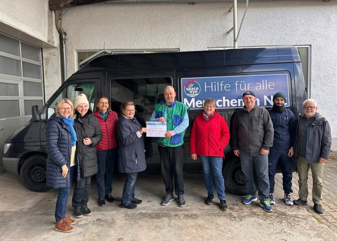 Weiden. Die Yogagruppe des Frauenbunds St. Elisabeth spendet 600 Euro an Space Eye und sammelt zahlreiche Sachspenden für die Ukraine. Die Hilfe reicht bis nahe an die Front und zu Kliniken; weitere Aktionen folgen.