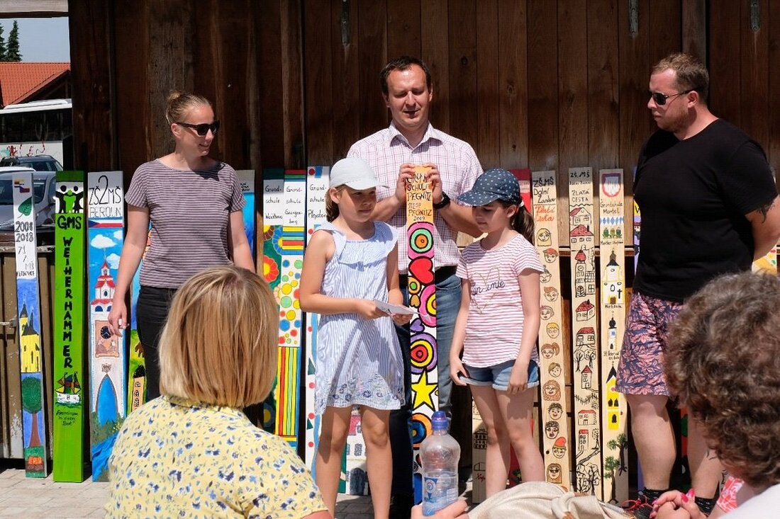 Bärnau. Ein Kunstprojekt zum Thema „ Wir sind Kinder an der Goldenen Straße“ für Schulen an der Goldenen Straße zwischen Prag und Nürnberg. In den letzten Wochen waren Schülerinnen und [&hellip;]