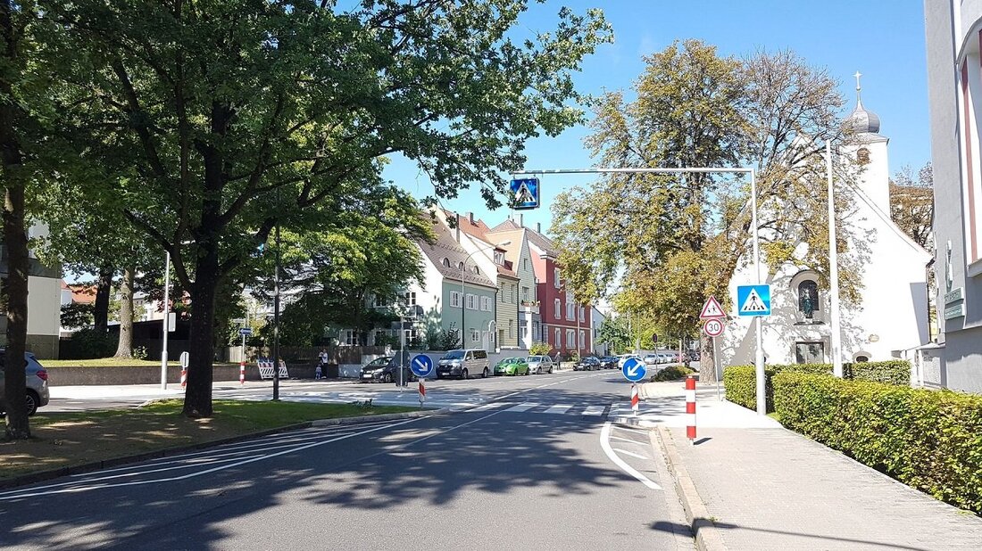 Weiden. Rechtzeitig zum Schulbeginn konnte das Tiefbauamt den Fußgängerüberweg in der Sebastianstraße fertig stellen. So können die Schülerinnen und Schüler der Wirtschaftsschule und des Augustinus Gymnasiums die Straße sicher überqueren.  [&hellip;]