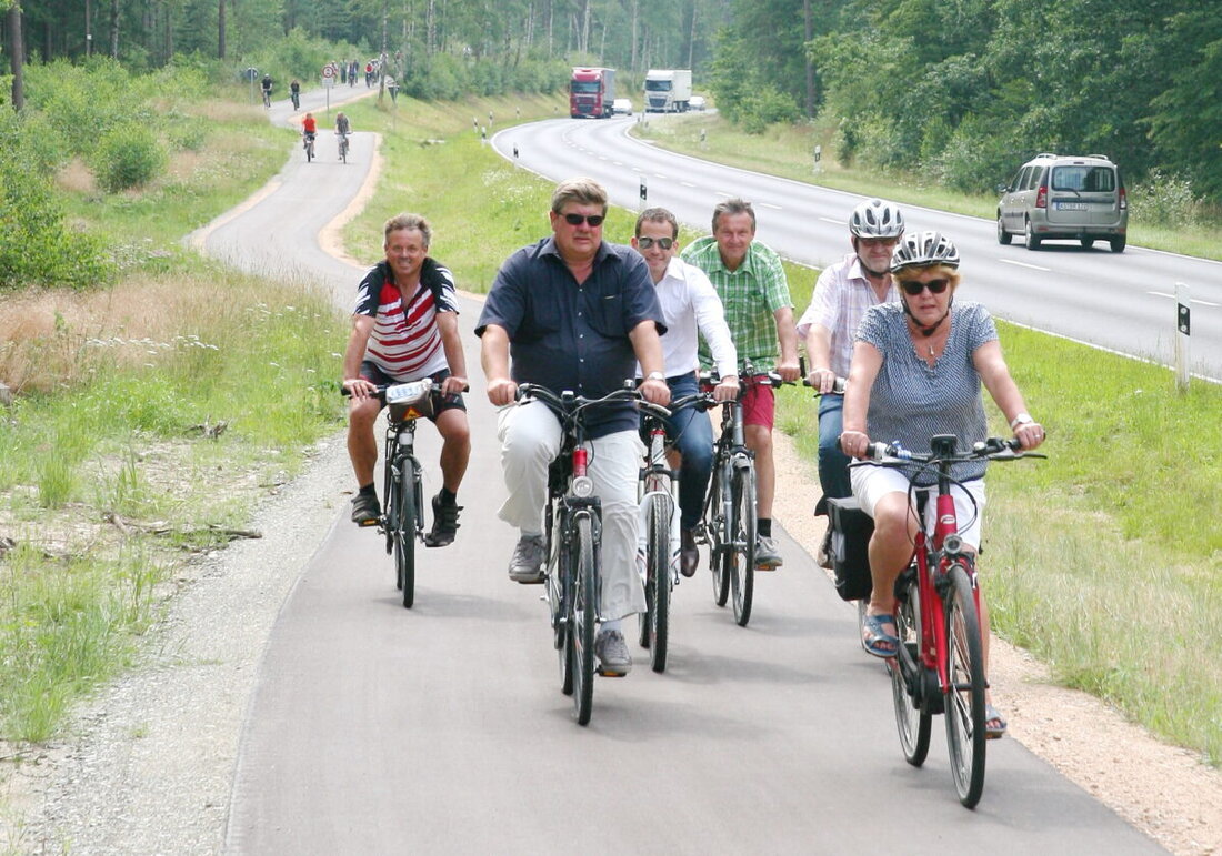 Etzenricht/Kohlberg. Seit zehn Jahren bietet der Radweg entlang der Staatsstraße 2238 zwischen Etzenricht, Hannersgrün und Kohlberg eine sichere Route und eine schnelle Anbindung nach Weiden. Später folgte der Ausbau bis Kindlas.