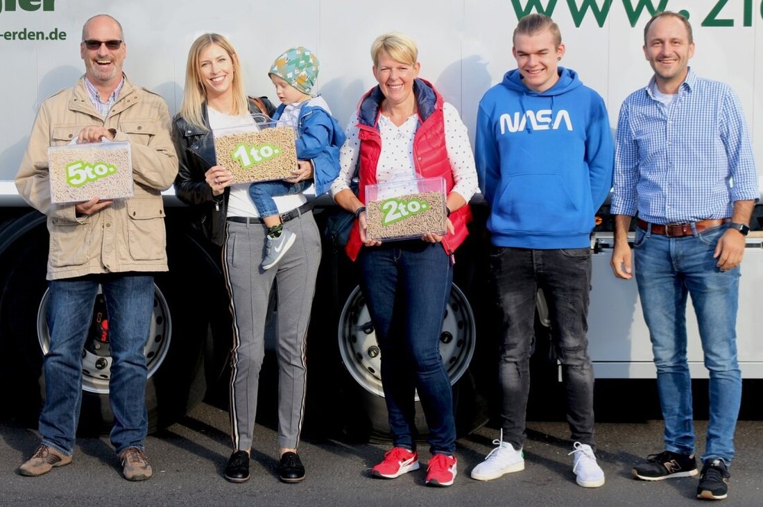 Plößberg. Über tonnenschwere Gewinne freuen sich die Sieger der Ziegler-Jubiläums-Aktion.  Die Gregor Ziegler GmbH hatte anlässlich ihres 30-jährigen Bestehens in diesem Jahr eine Jubiläums-Aktion für Kunden ausgelobt. Drei Sieger gewannen [&hellip;]